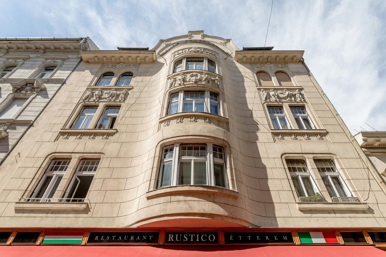 Luxury & Antique Charm, Budapest